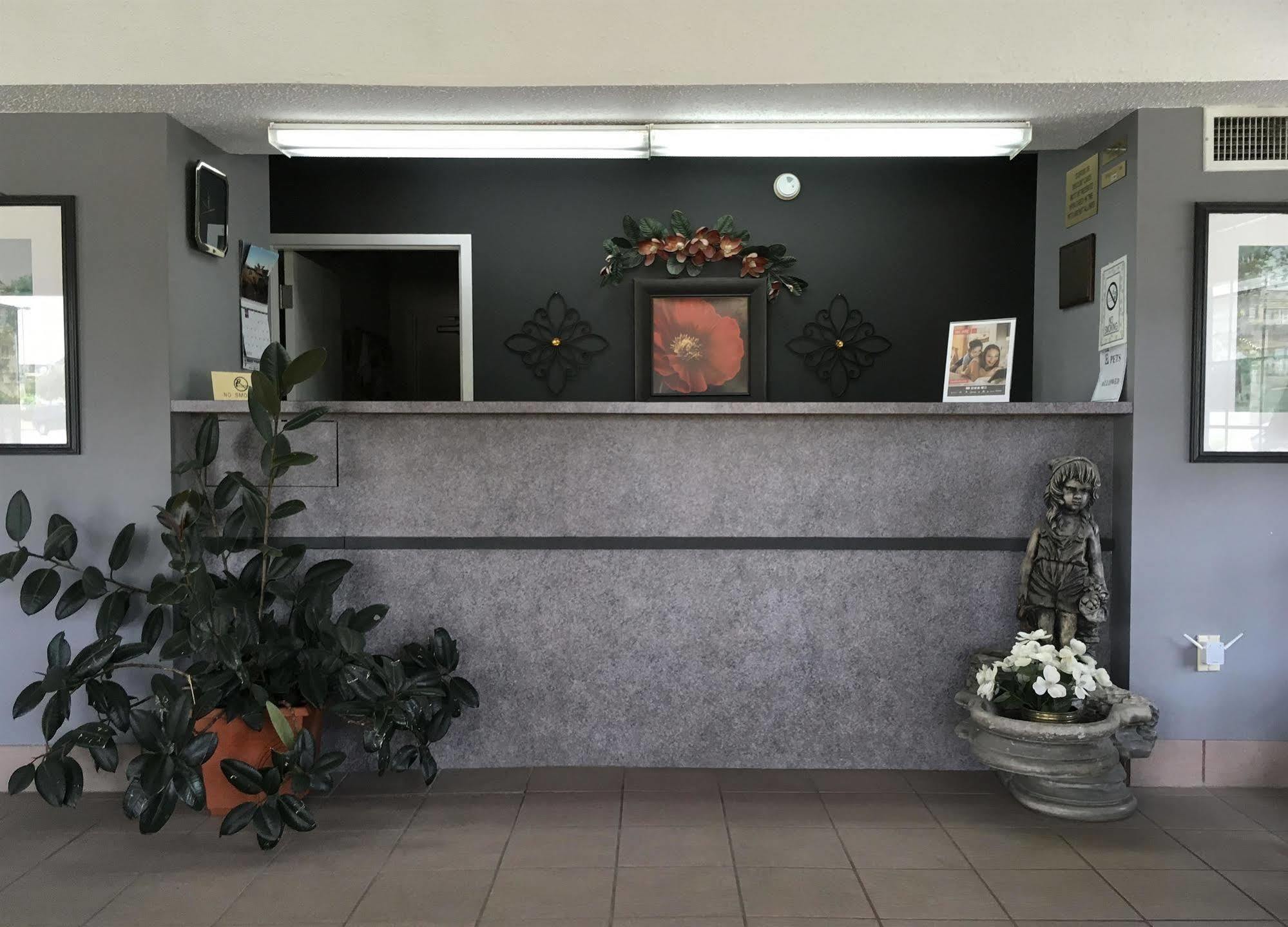 Americas Best Value Inn & Suites Slidell Exterior photo